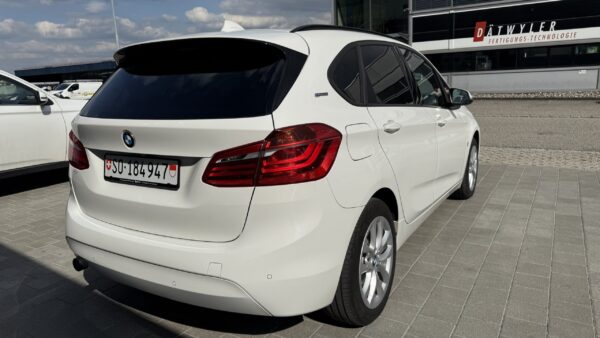 BMW 225e Benzin/Plugin Hybrid - Image 4